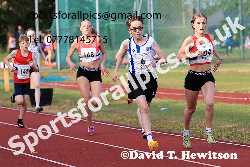 The 800 metres, 2025 NEGP No 2, Monkton Stadium, Wednesday, May 28th. Photo: David T. Hewitson/Sports for All Pics